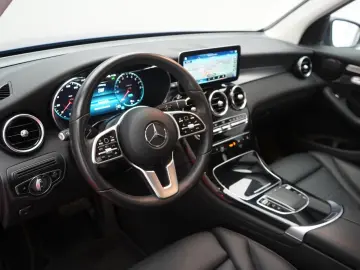 GLC 300 e 4Matic 9G-Tronic Leder Distronic Kamer