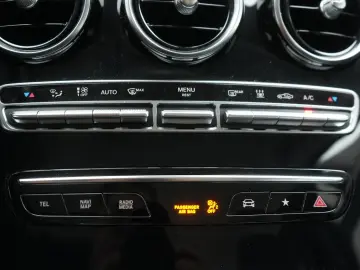 GLC 300 e 4Matic 9G-Tronic Leder Distronic Kamer