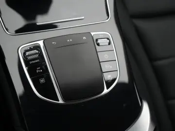 GLC 300 e 4Matic 9G-Tronic Leder Distronic Kamer