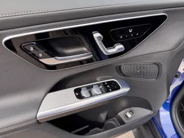 GLC 200 4M AMG Premium Pano Memory AHK Night