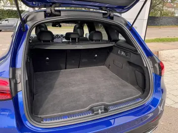 GLC 200 4M AMG Premium Pano Memory AHK Night