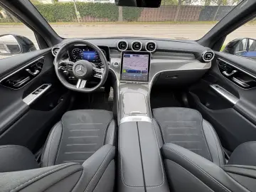 GLC 200 4M AMG Premium Pano Memory AHK Night