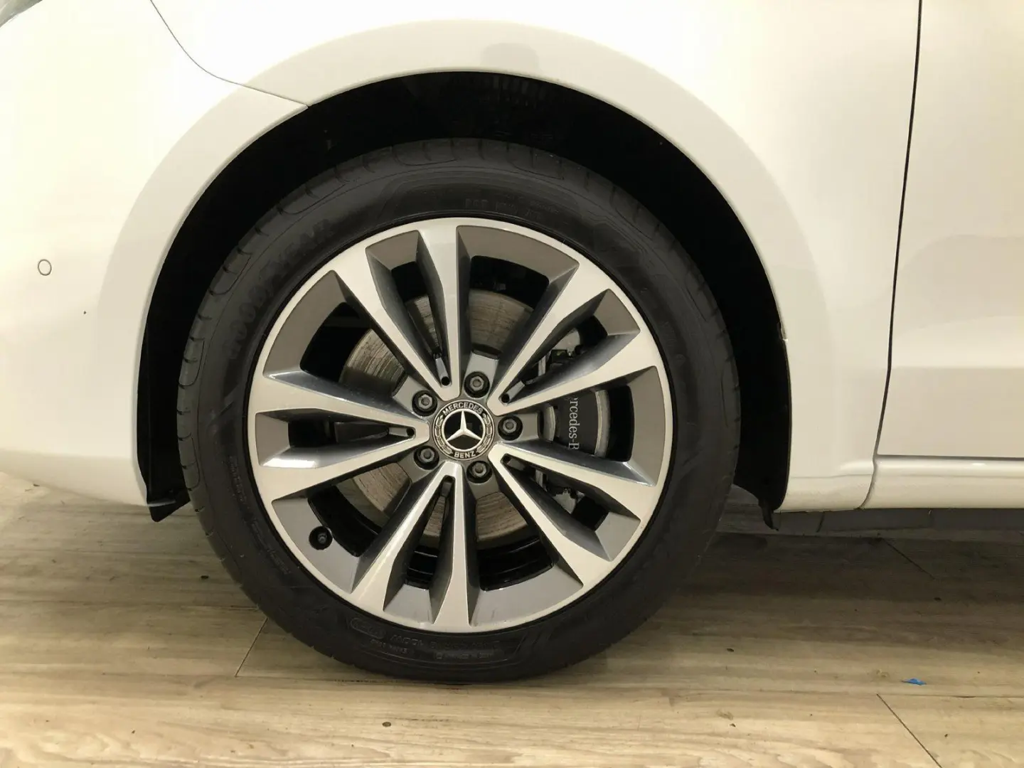 Mercedes-Benz V 300 d Avantgarde Lang Pano Distronic 8 Sitze