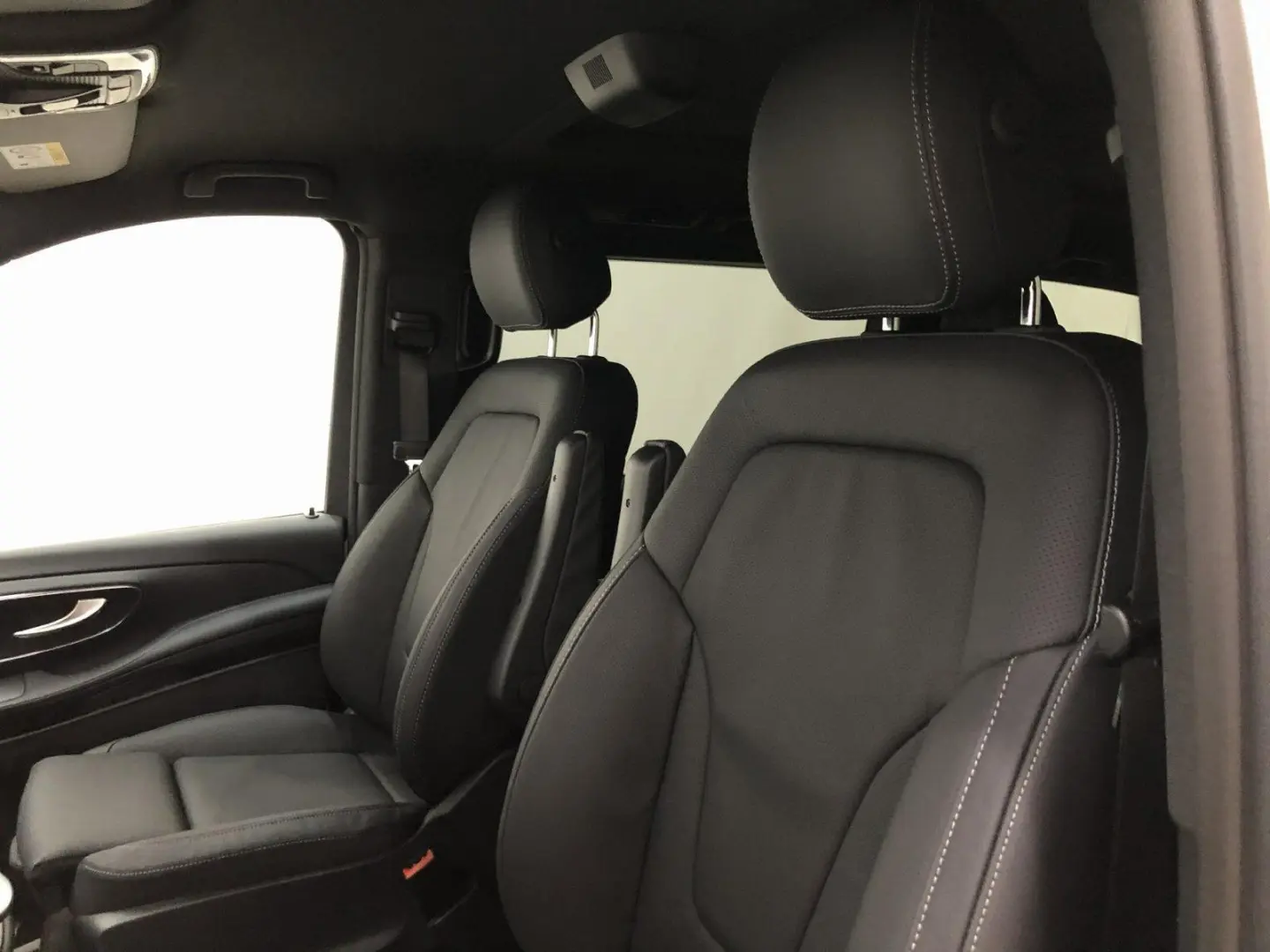 Mercedes-Benz V 300 d Avantgarde Lang Pano Distronic 8 Sitze