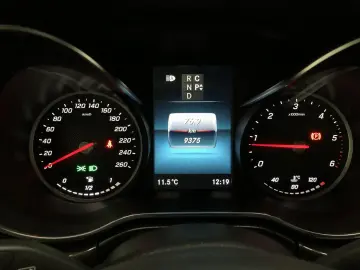 Mercedes-Benz V 300 d Avantgarde Lang Pano Distronic 8 Sitze