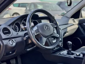 Mercedes C180 – 2011