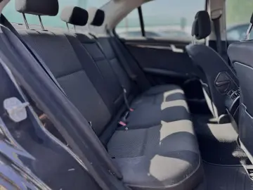 Mercedes C180 – 2011