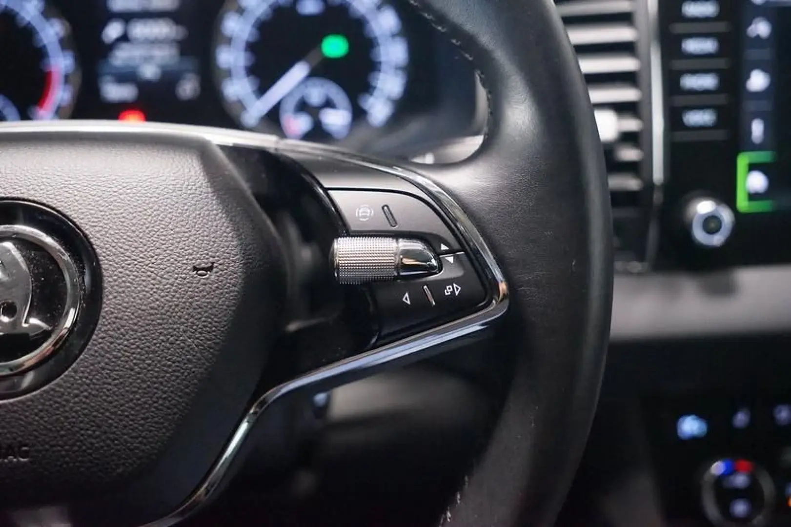 Karoq 2.0 TDI Clever DSG Winter Navi LED Tempoma