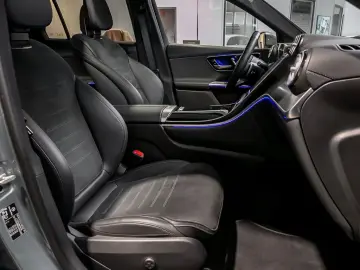 GLC 200 AMG PANO AHK STANDHZG MEMORY TOTWINKEL