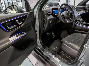 GLC 200 AMG PANO AHK STANDHZG MEMORY TOTWINKEL