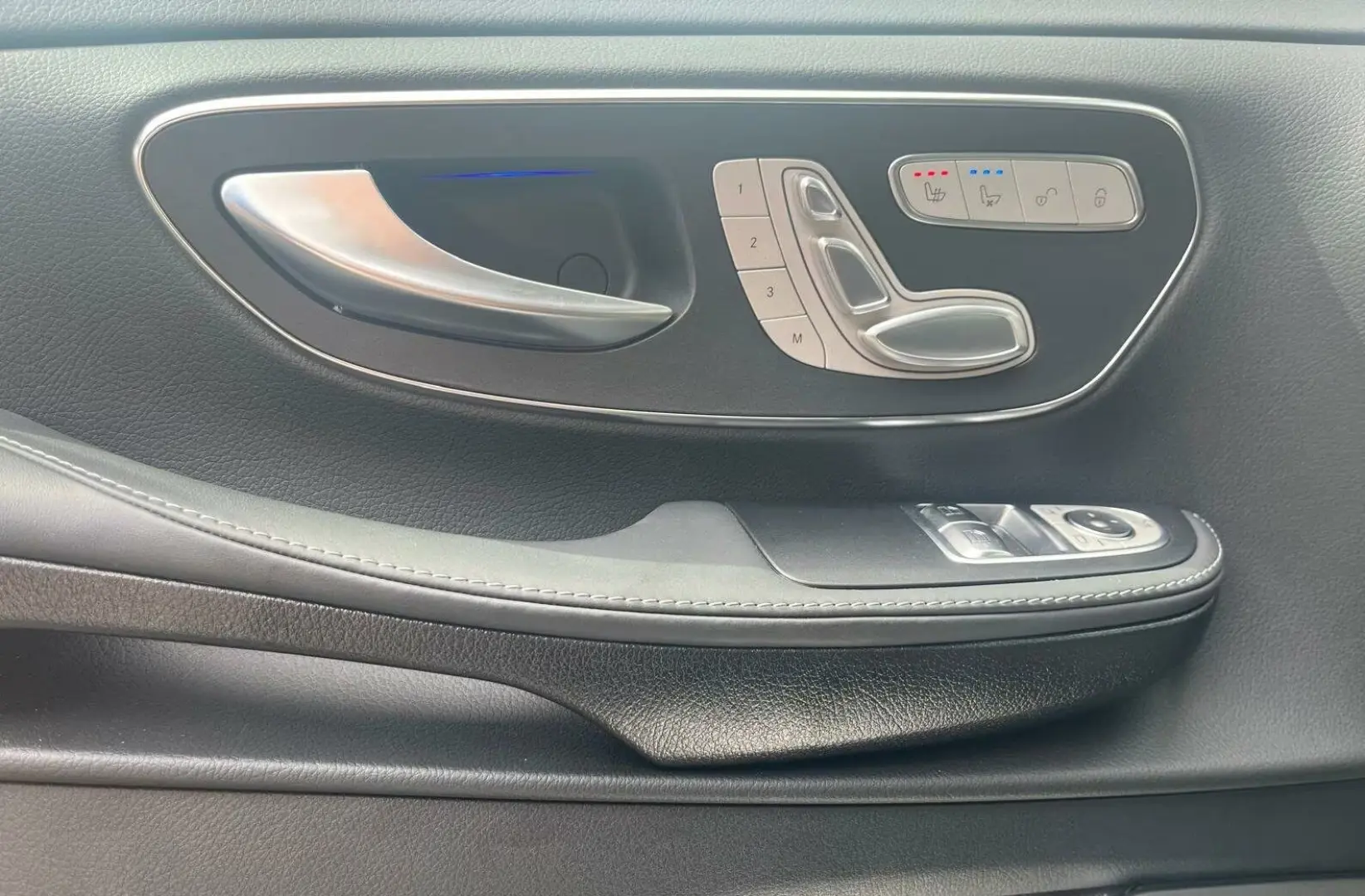 Mercedes-Benz V 300d EXCLUSIVE Lang AMG 360