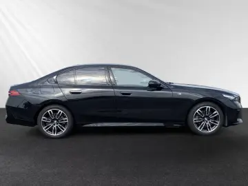 BMW 520 i  1.190 € bonus accesoriu M Sport