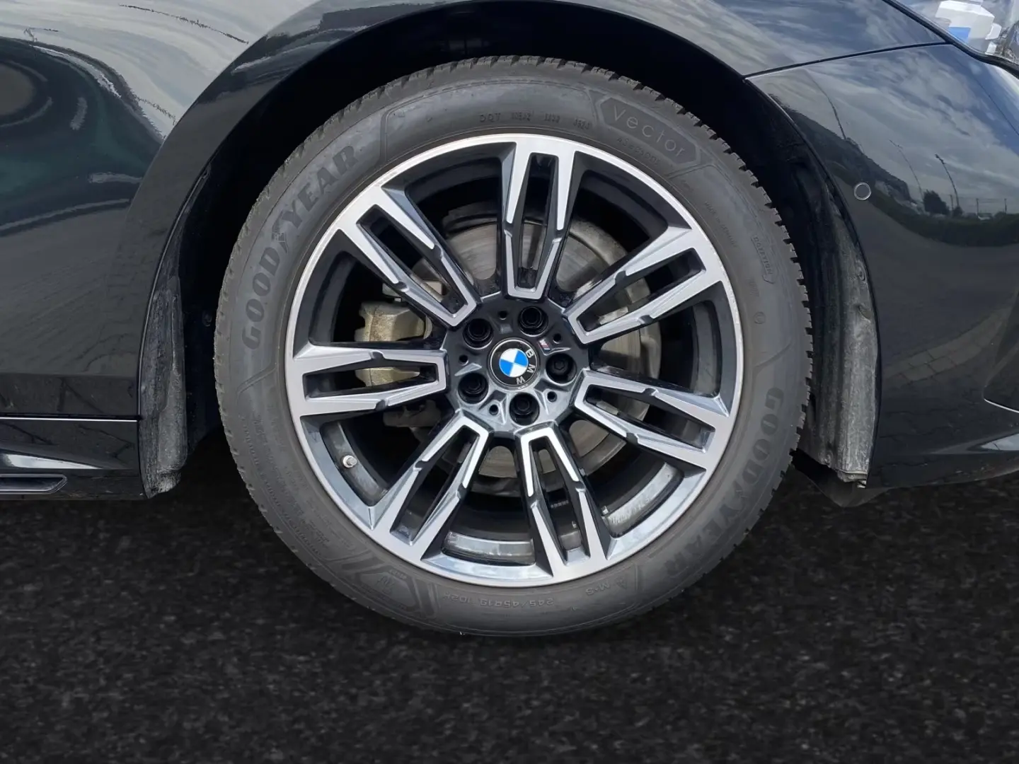 BMW 520 i  1.190 € bonus accesoriu M Sport