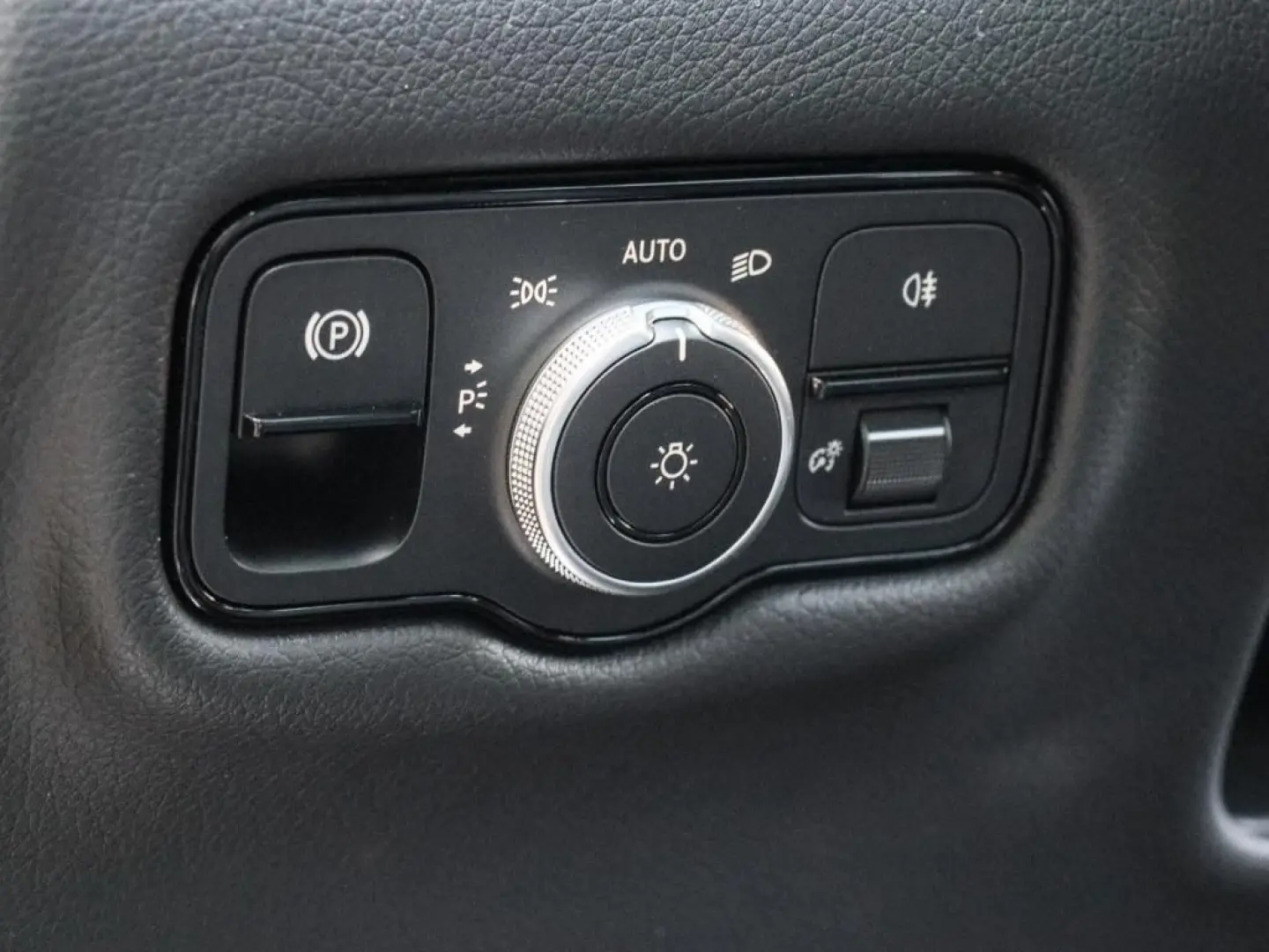 Mercedes-Benz V250 AMG Avantgarde Navi Pano Burmester 360