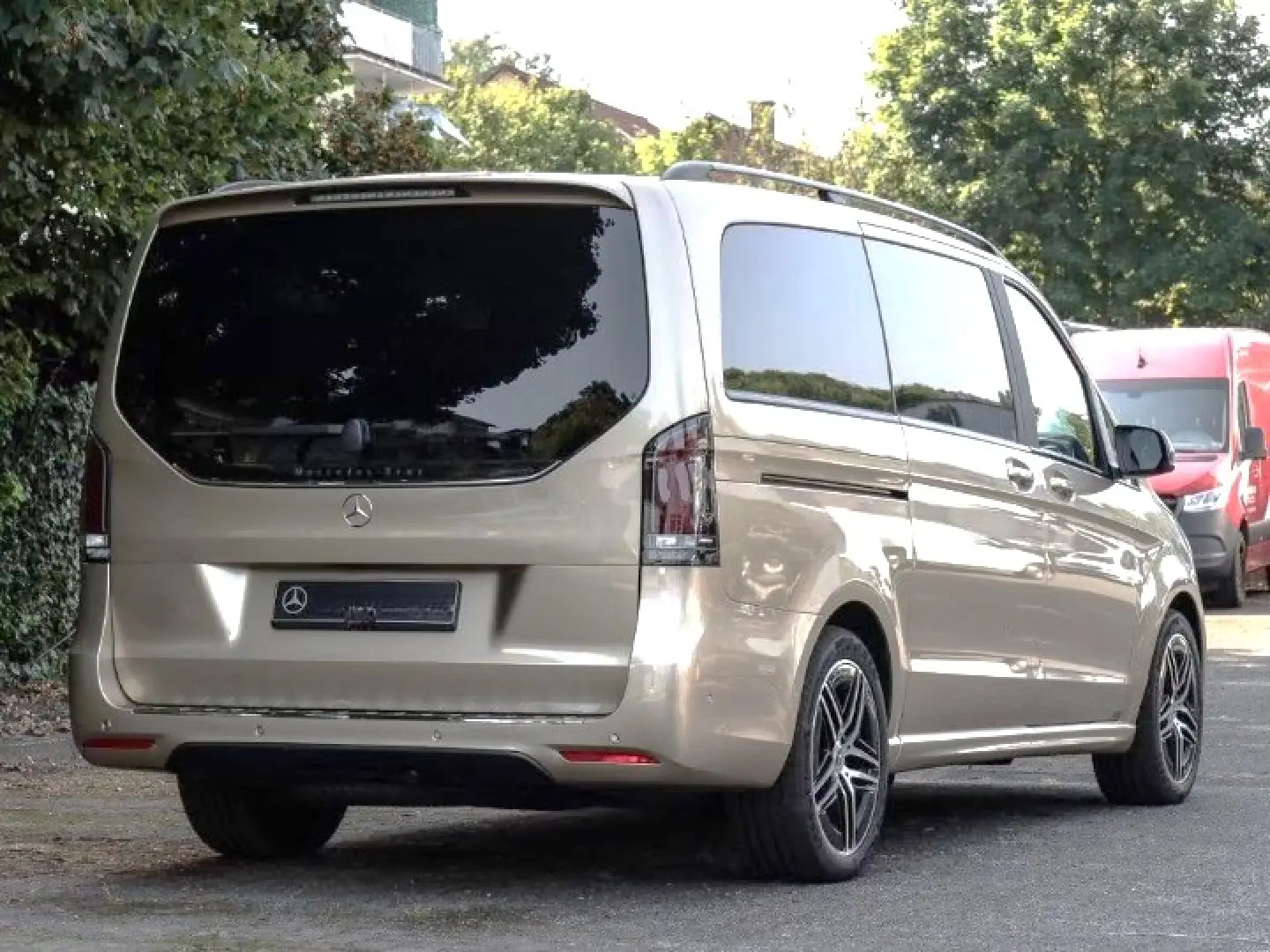 Mercedes-Benz V250 AMG Avantgarde Navi Pano Burmester 360