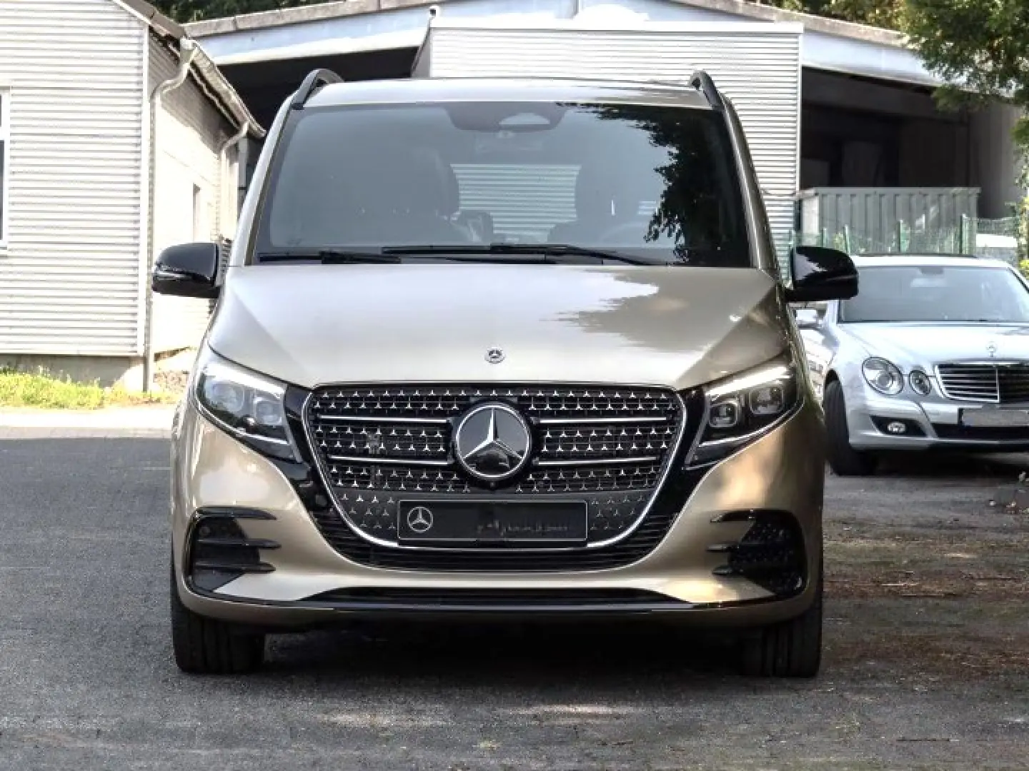 Mercedes-Benz V250 AMG Avantgarde Navi Pano Burmester 360