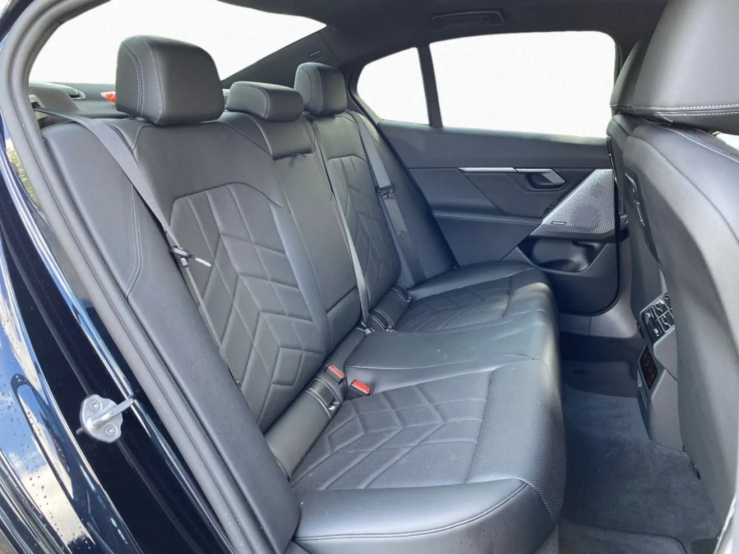 520i Lim M Sport DA PA  HUD HK Standh Pano AdLED