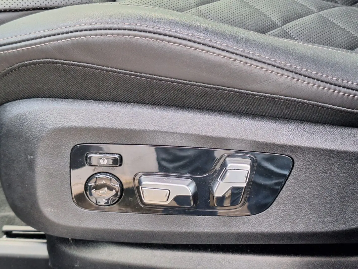 X6 xDr40i M Sport DAPro Stdhz Iconic Massage AHK