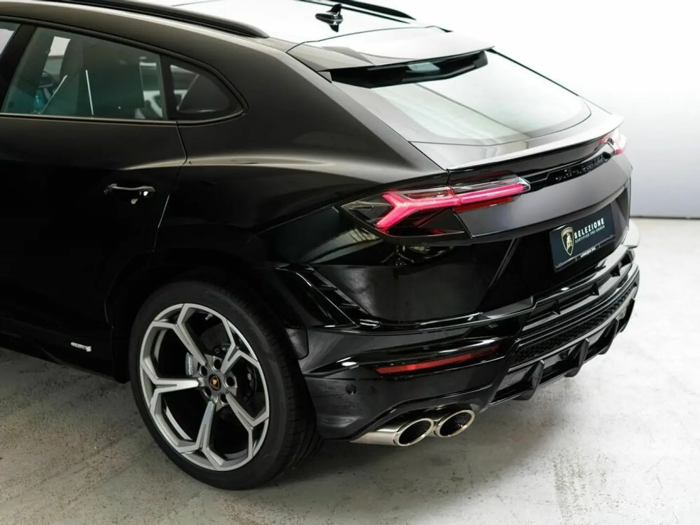 URUS S