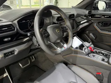 Urus SE 4.0 MY25 ANIMA B&O PANO HUD MASSAGE 23