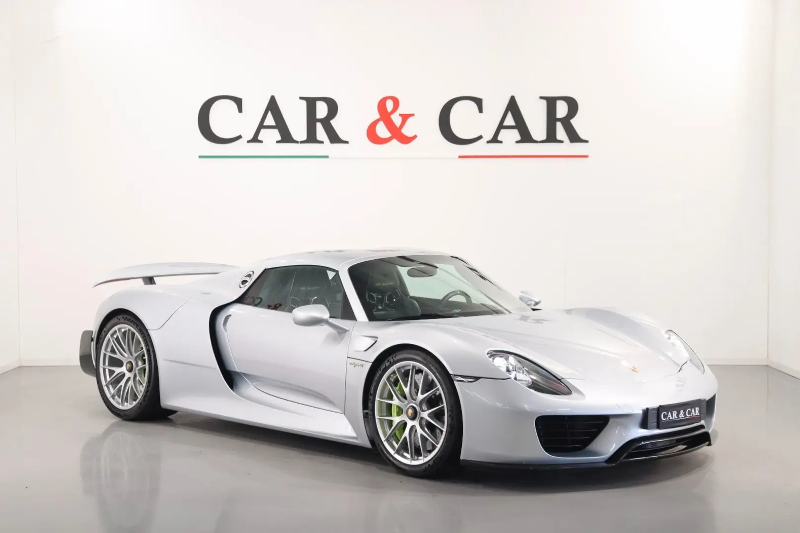 918 Spyder- Weissach Package