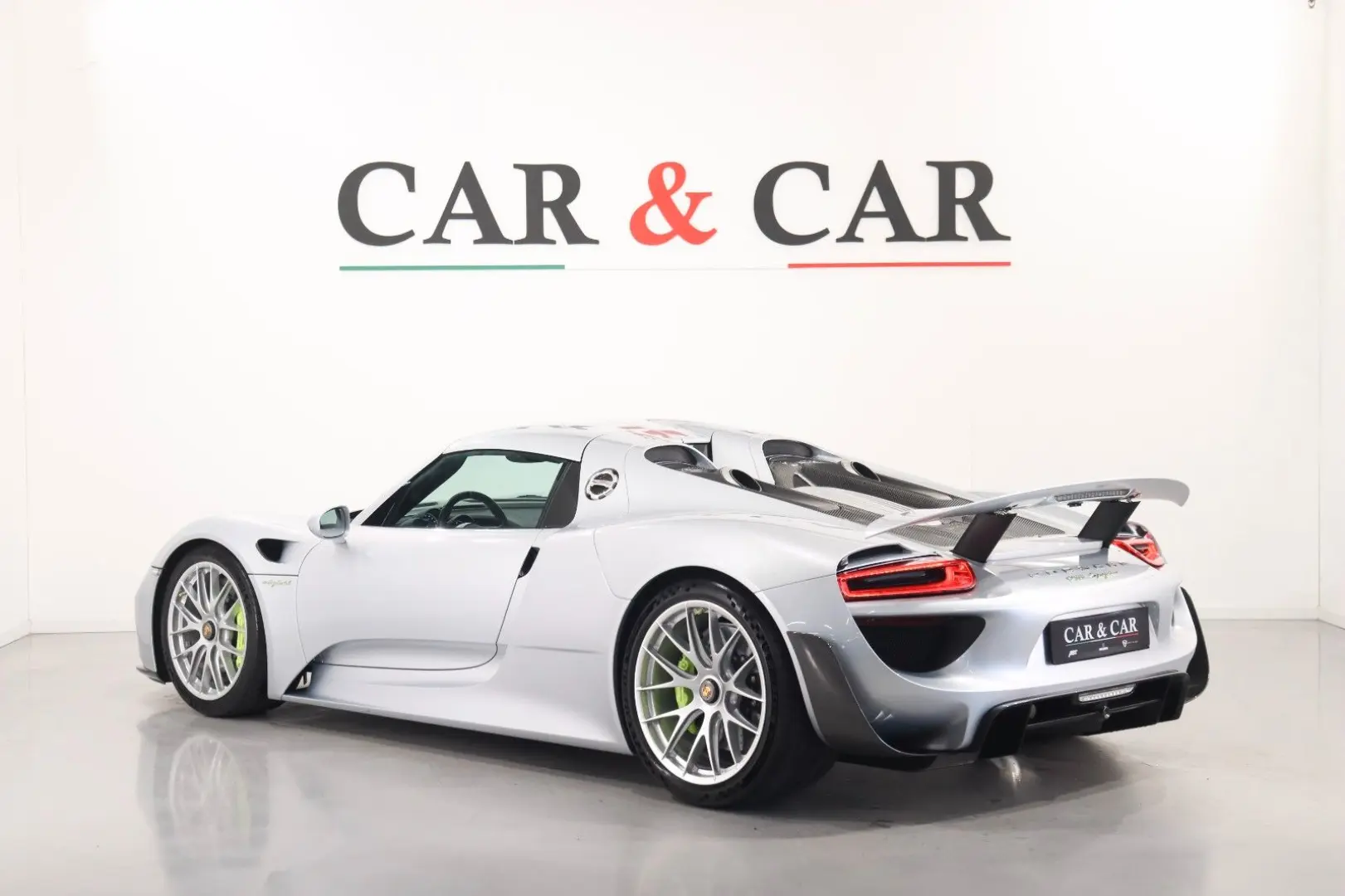 918 Spyder- Weissach Package