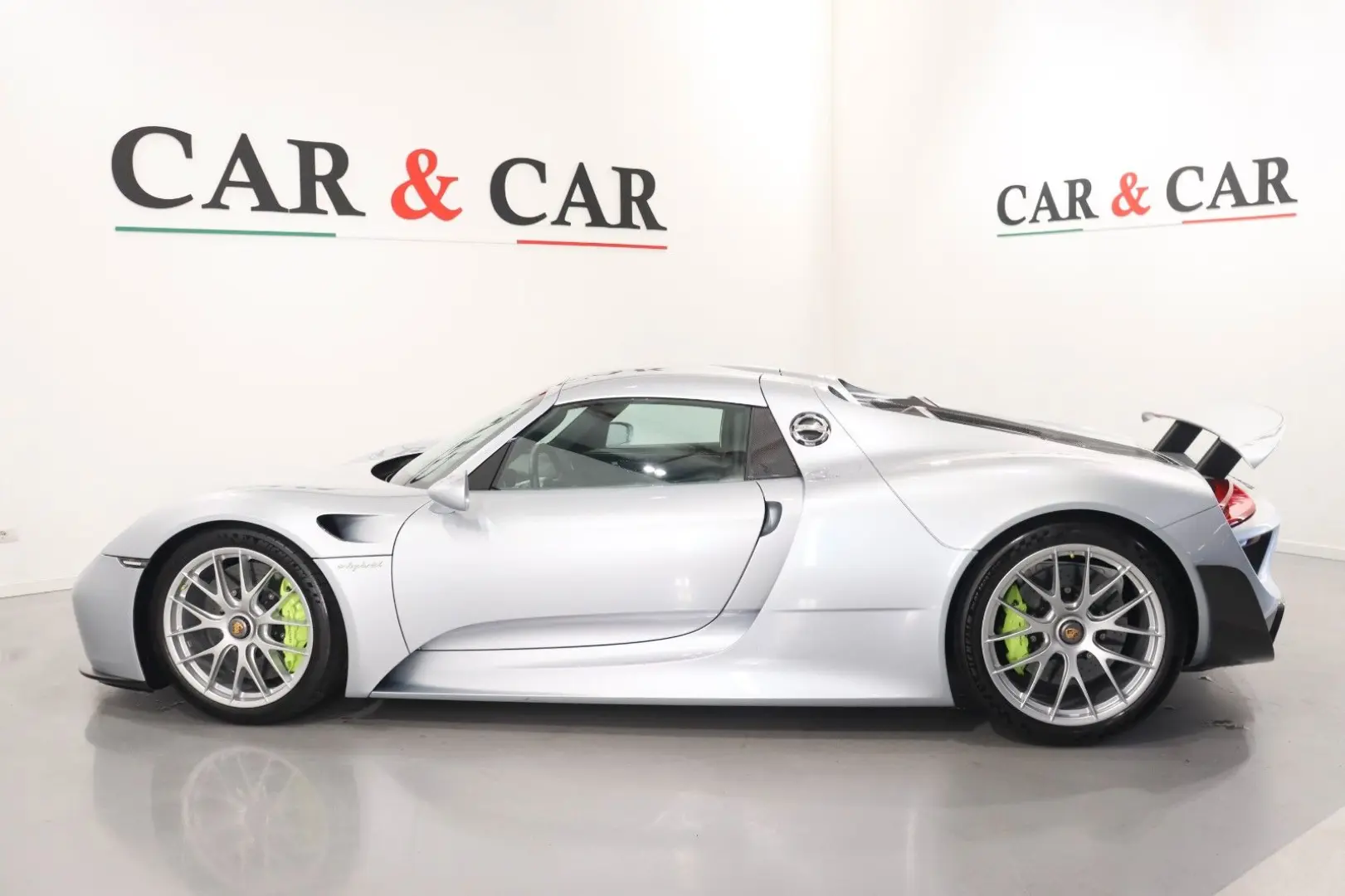 918 Spyder- Weissach Package