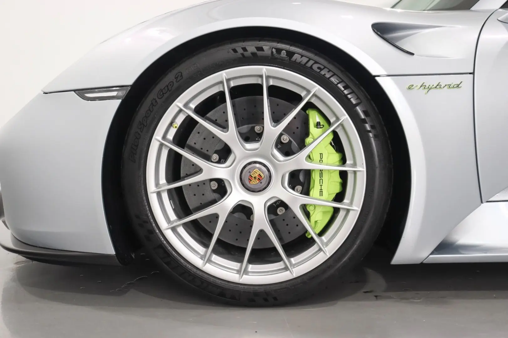 918 Spyder- Weissach Package