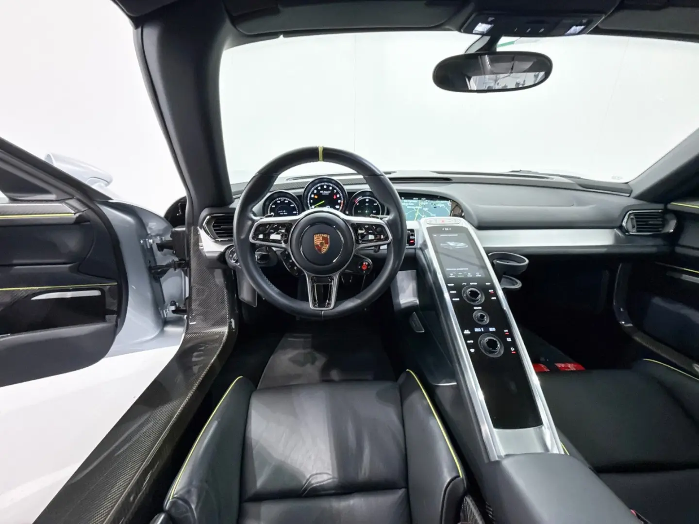 918 Spyder- Weissach Package