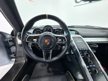 918 Spyder- Weissach Package