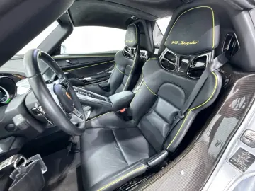 918 Spyder- Weissach Package