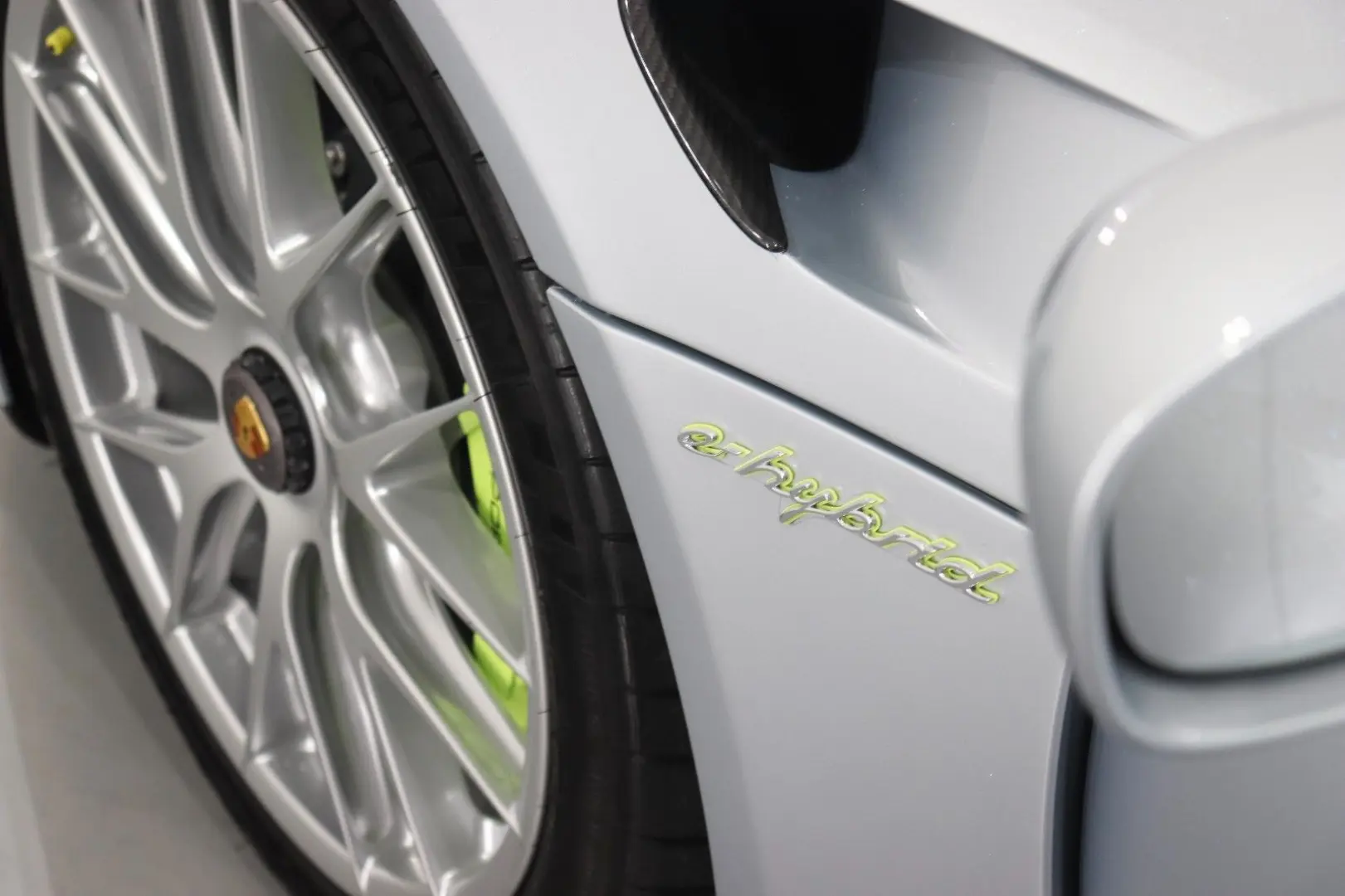 918 Spyder- Weissach Package