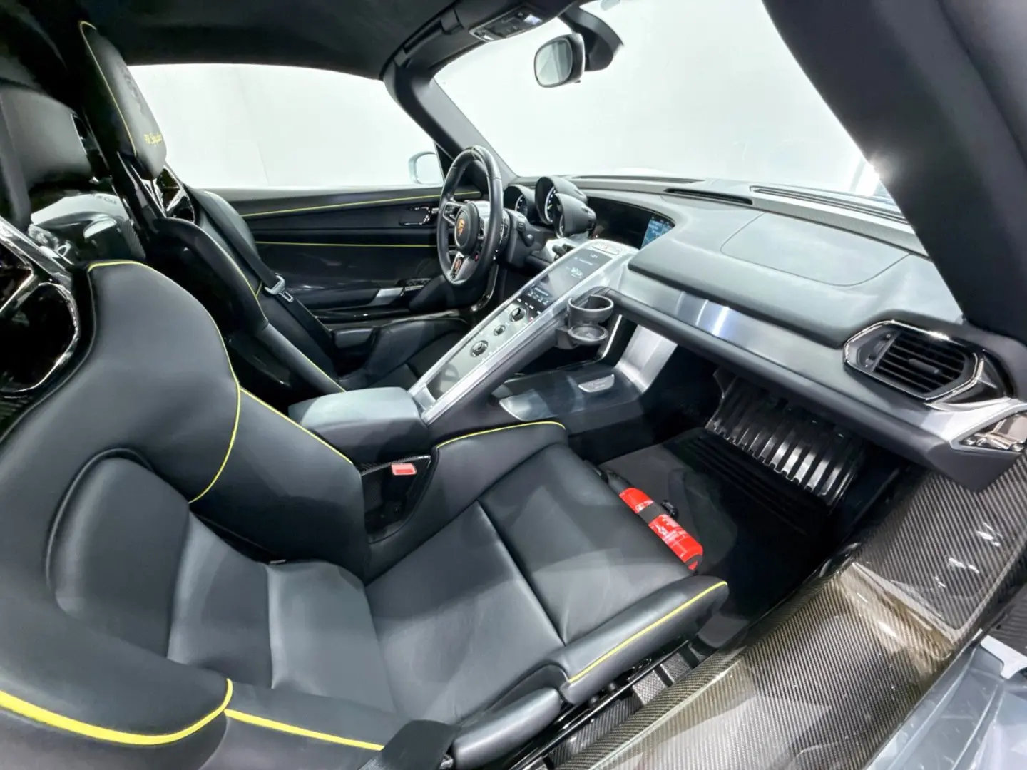 918 Spyder- Weissach Package