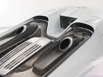 918 Spyder- Weissach Package