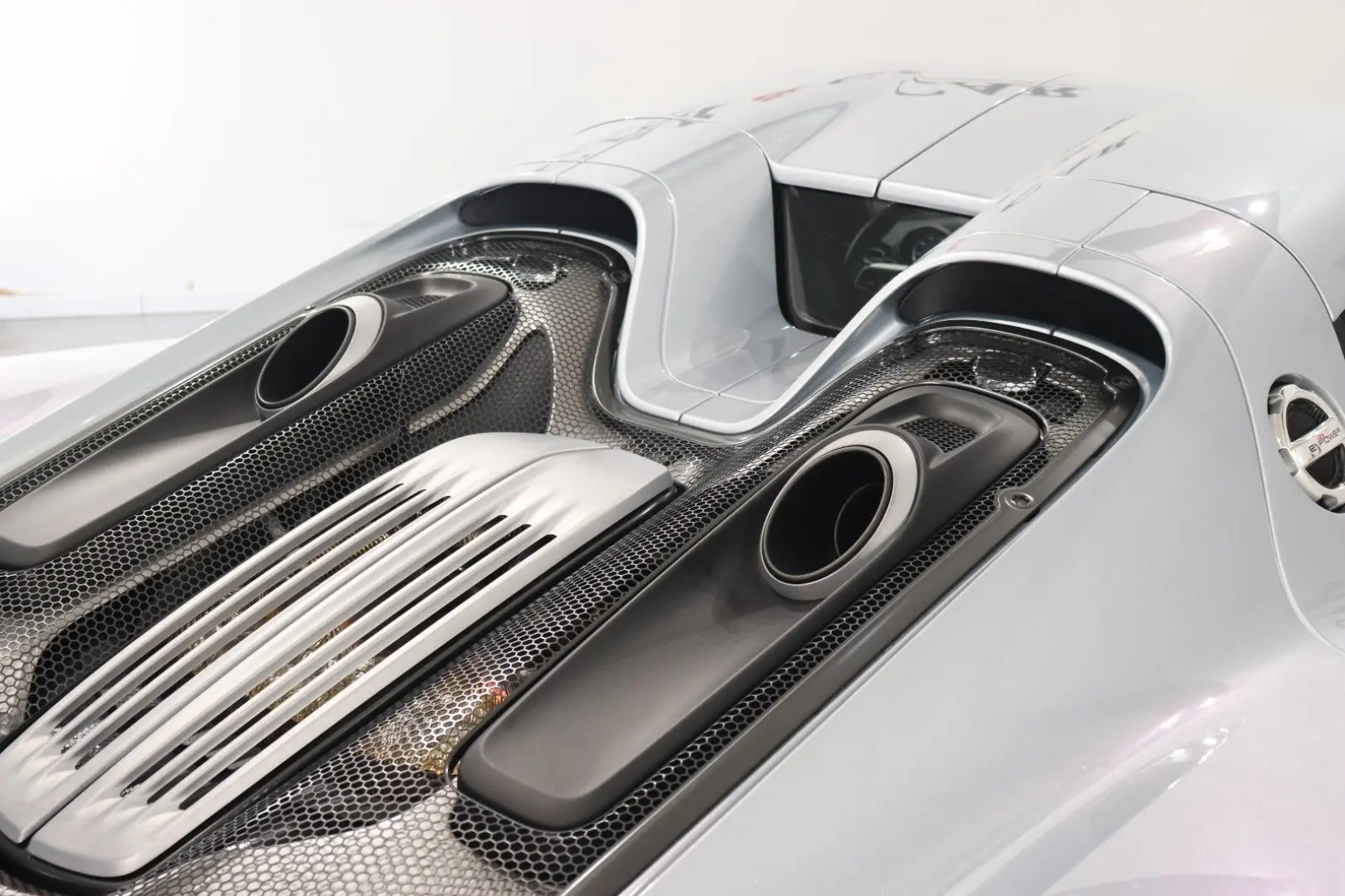 918 Spyder- Weissach Package