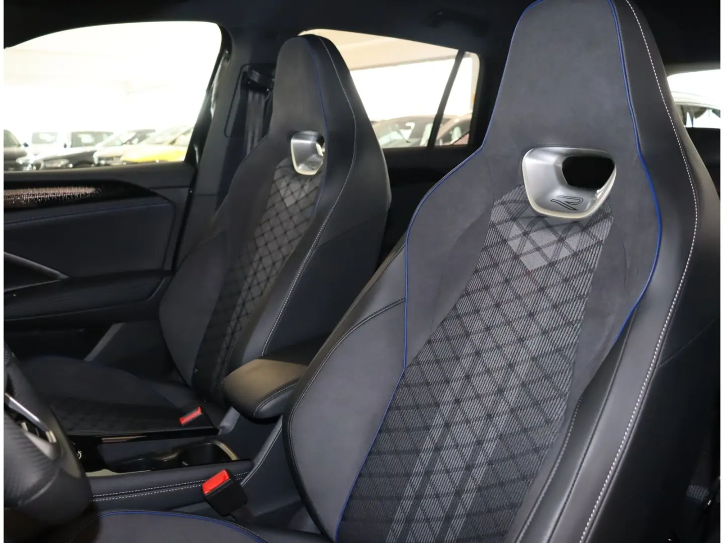 Tiguan 2.0 TDI DSG 4M R-Line   Harman Kardon