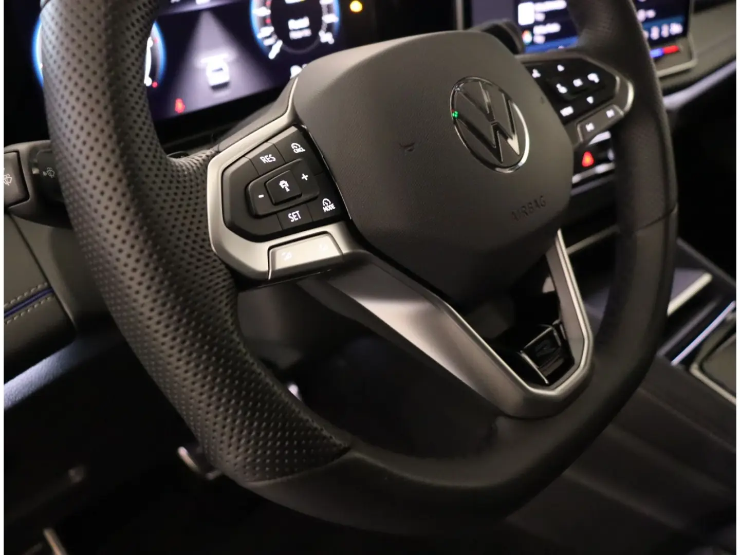 Tiguan 2.0 TDI DSG 4M R-Line   Harman Kardon