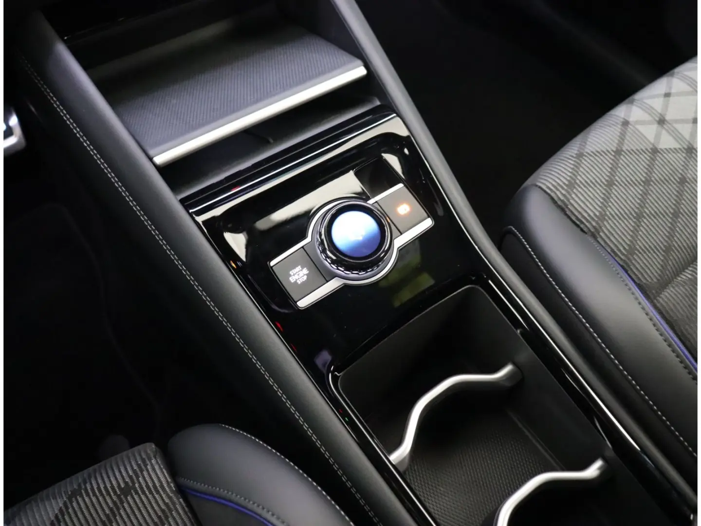 Tiguan 2.0 TDI DSG 4M R-Line   Harman Kardon