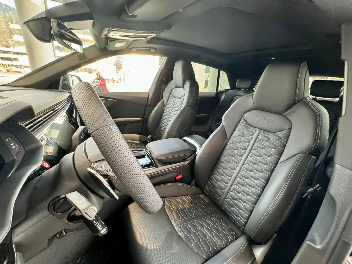 Audi RSQ8 TFSI Facelift sw-sw Park  HUD