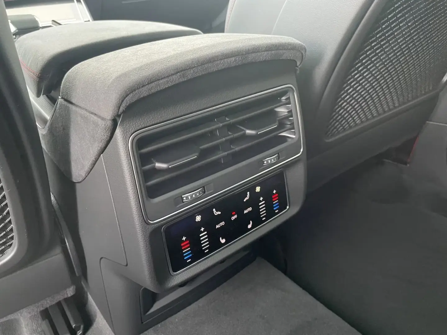 Audi RSQ8 SUV RS Q8 441 kW tiptronic