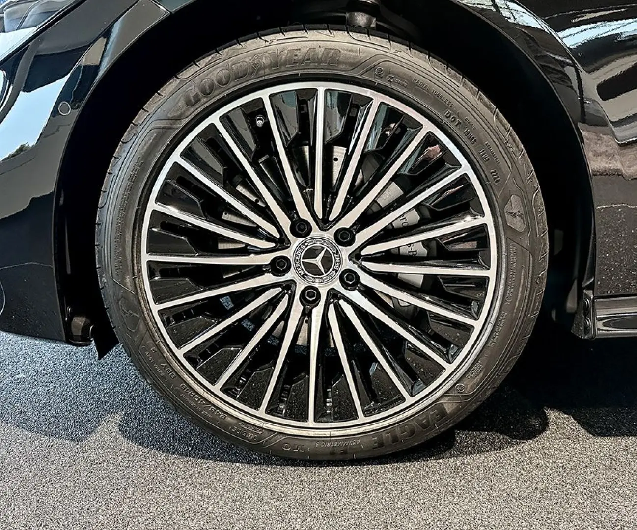 CLE 300 e AMGLiPr DigiL Pano AHK Distro Burmeste