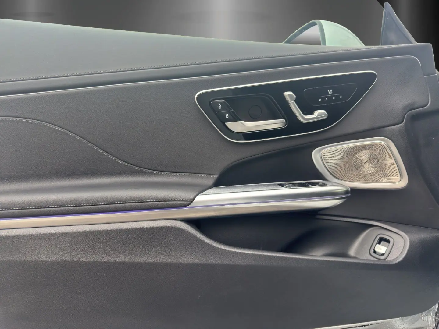 CLE300 4M AMG AdvPlus DISTRO Pano MLED Burm Memo