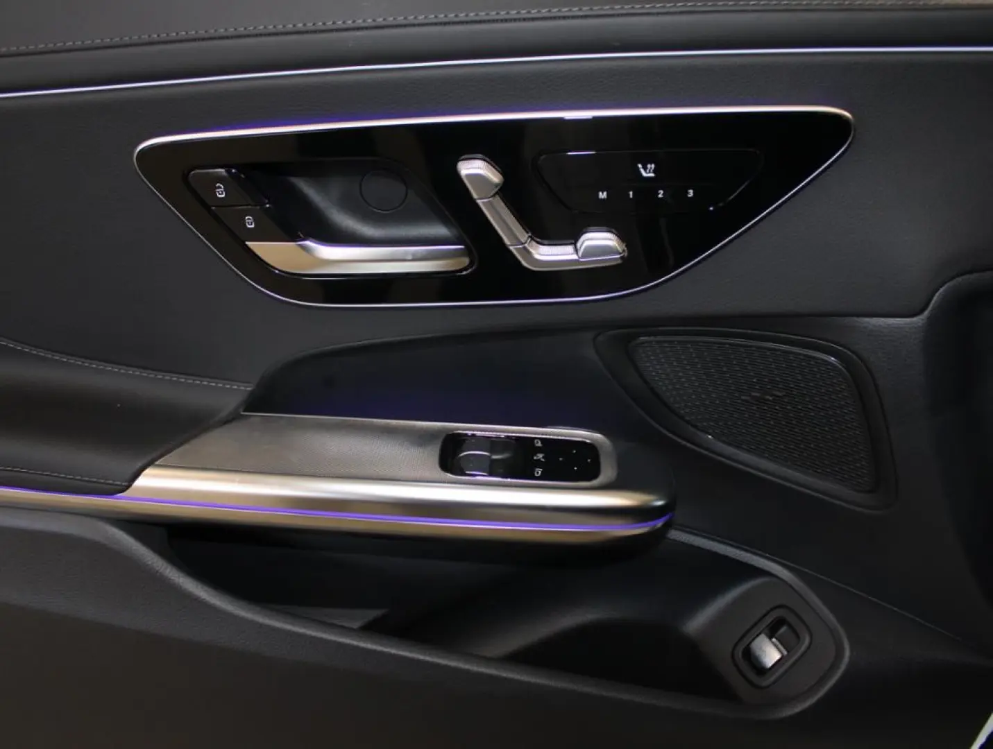 CLE 450 4M CP  AMG Night Pano Digital AHK Distro