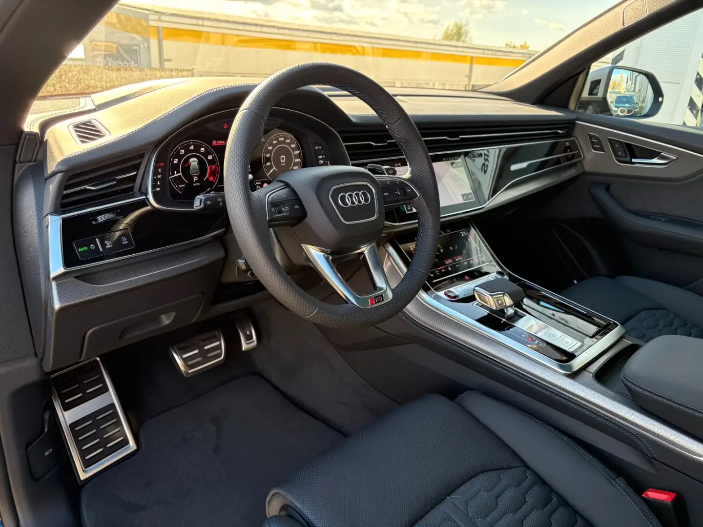 Audi RSQ8 performanță 4.0 TFSI quattro