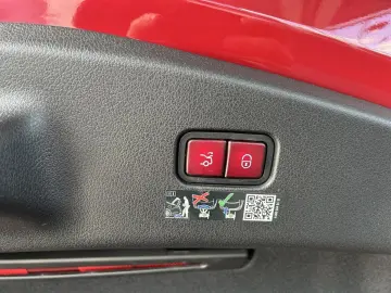 CLE 300 e mit EQ Hybrid Technologie Pano Night