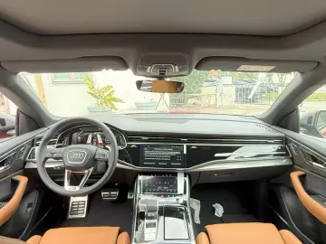 Audi RSQ8 performanță PR25 Pano HuD Matrix