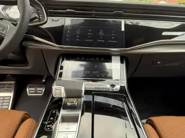Audi RSQ8 performanță PR25 Pano HuD Matrix
