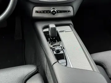 XC90 Core AWD 7-Sitzer StandHZG Digitales Cockpi