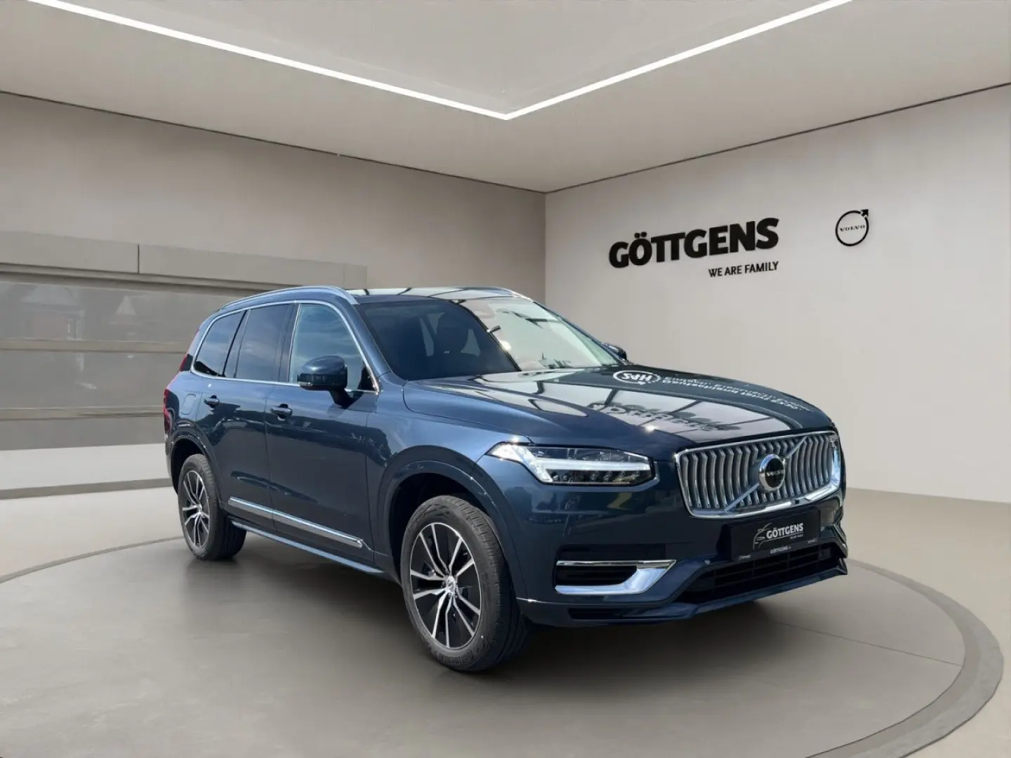 XC90 T8 AWD Plug-in Core Bright LED NAVI KAMERA