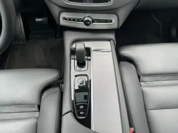 XC90 B5 D AWD Plus Bright 360  Pano AHK Standhei